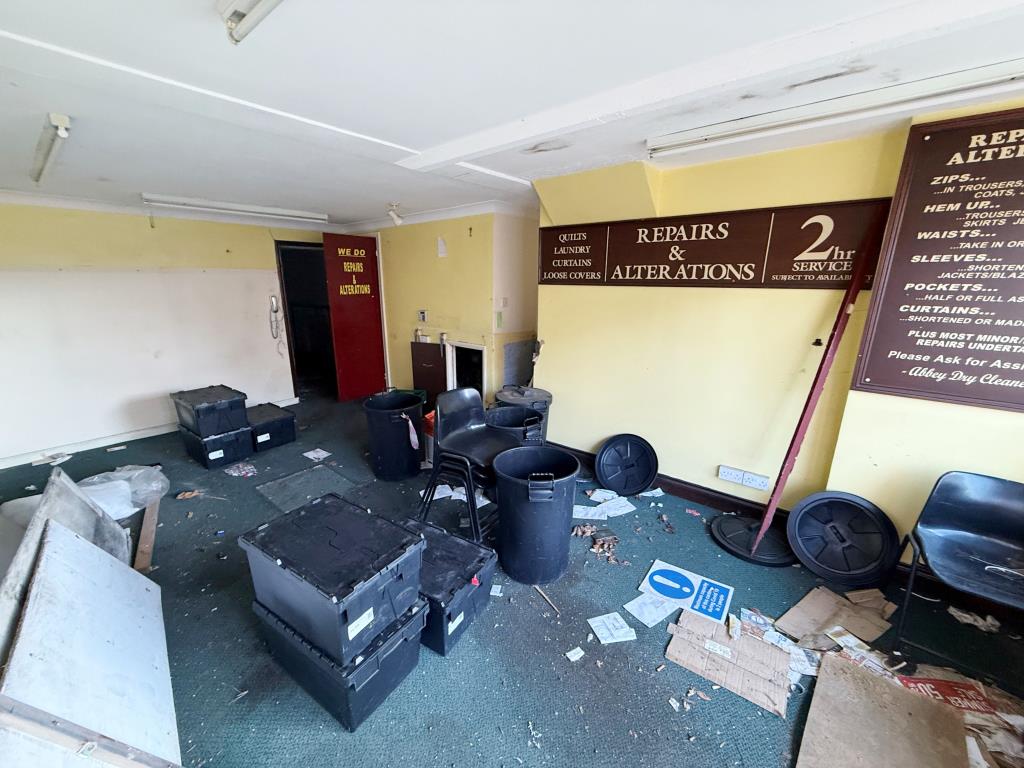 Lot: 34 - VACANT MIXED COMMERCIAL AND RESIDENTIAL PROPERTY - Retail area